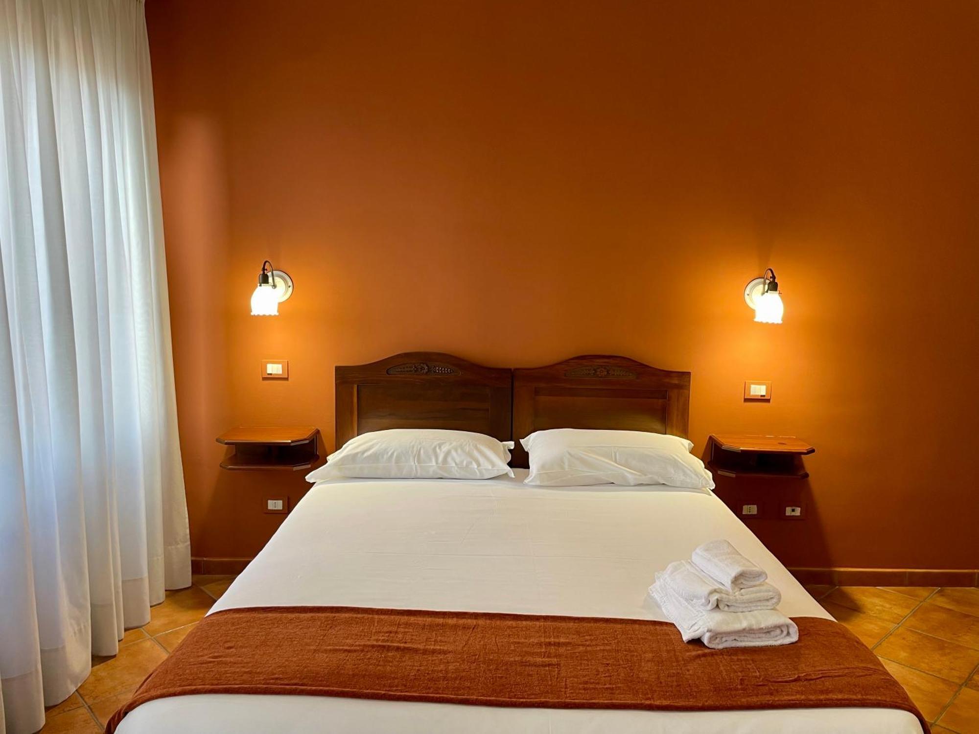 Mingone Hotel Ristorante Isola di Liri Bagian luar foto